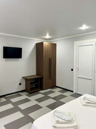 Гостиница Кавказ Ольгинка Двухместный номер "Улучшенный" на первом этаже-4