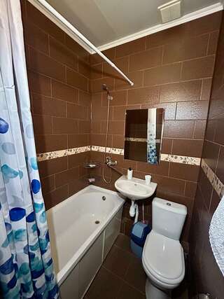 Гостиница Кавказ Ольгинка Двухместный номер Комфорт с мини-балконом-5