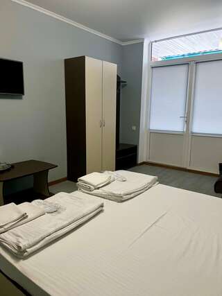 Гостиница Кавказ Ольгинка Двухместный номер с 1 кроватью и балконом-3
