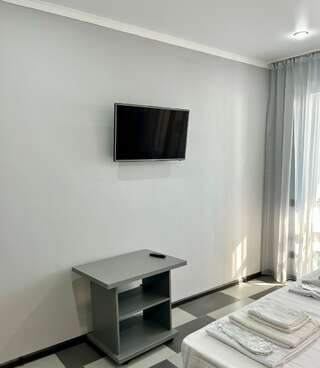 Гостиница Кавказ Ольгинка Люкс с видом на море-3