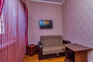 Гостиница Кавказ Ольгинка Двухместный номер «Комфорт» с 1 кроватью и французским балконом-2